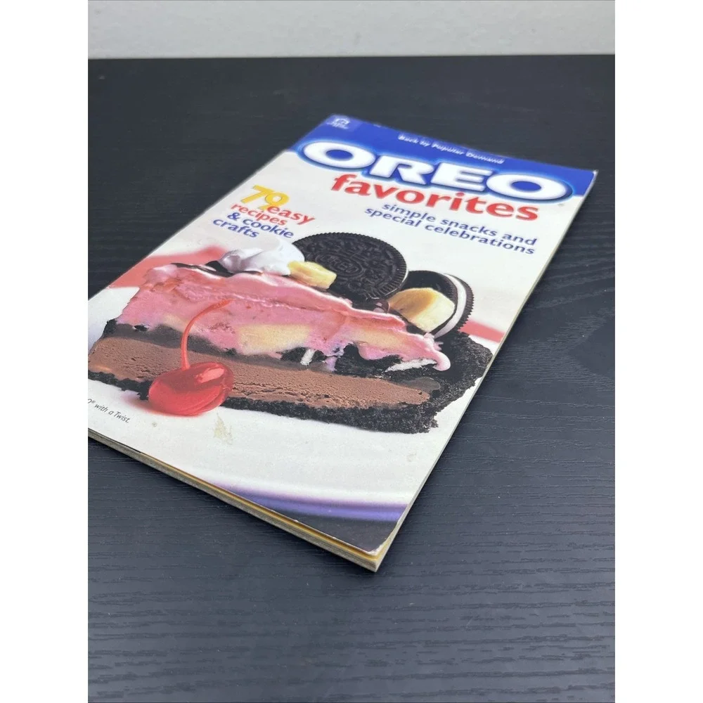 Oreo Favorites 79 Easy Recipes 2001 Cookbook Snacks Desserts Celebrations‎